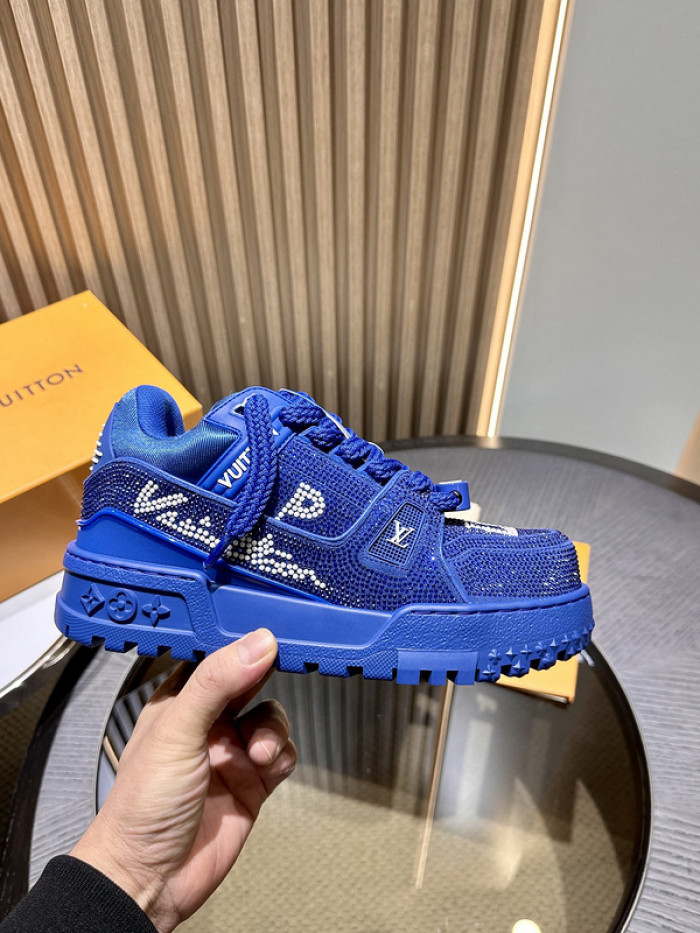 l0vt maxx sneakers