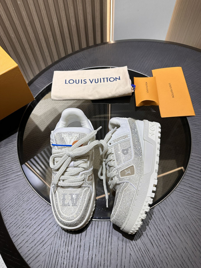 l0vt maxx sneakers