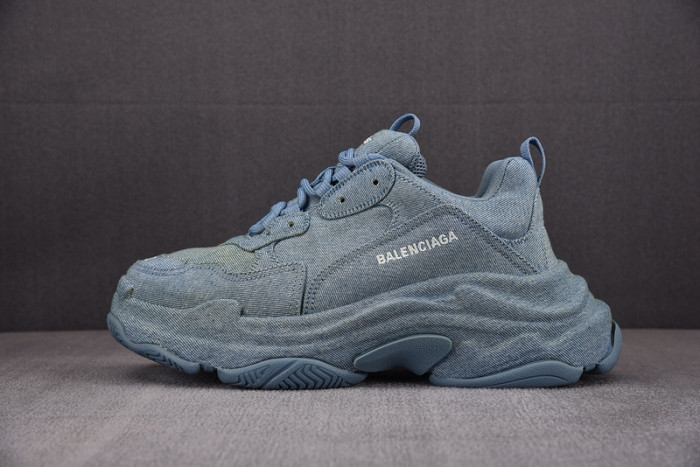 Ba*len*cia*ga triple s sneaker