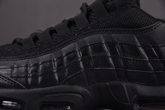 nk air max 95 recraft triple black cj3906-001