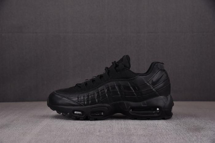 nk air max 95 recraft triple black cj3906-001