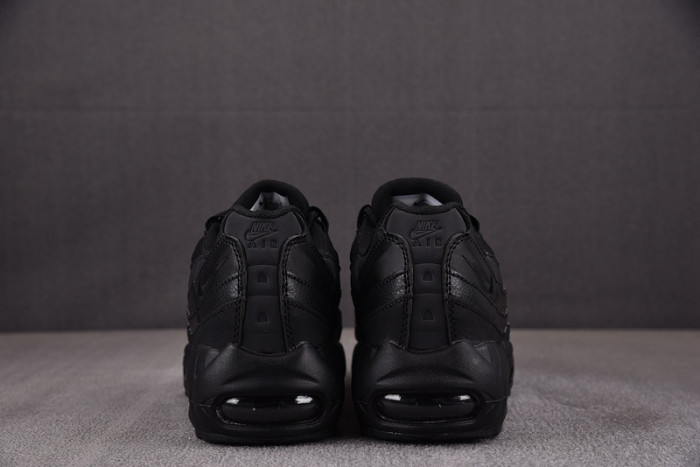 nk air max 95 recraft triple black cj3906-001