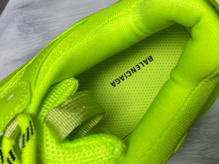 Ba*len*cia*ga triple s ecbl911981c