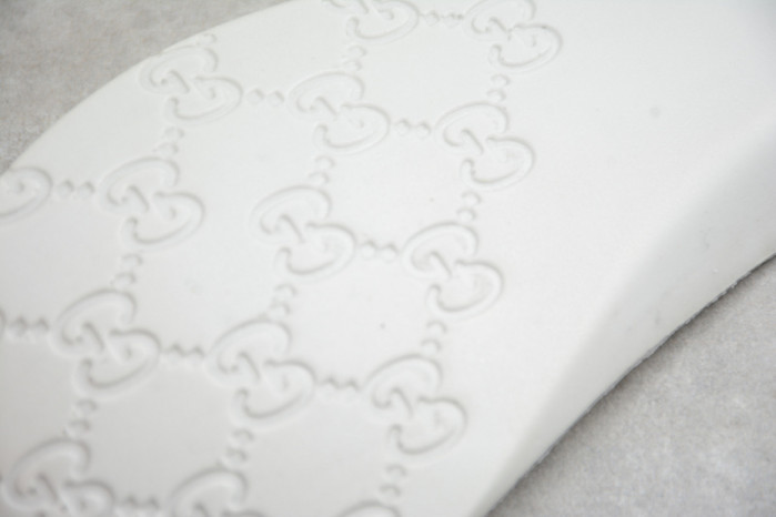 g*u*i ace embroidered low-top sneaker e2278