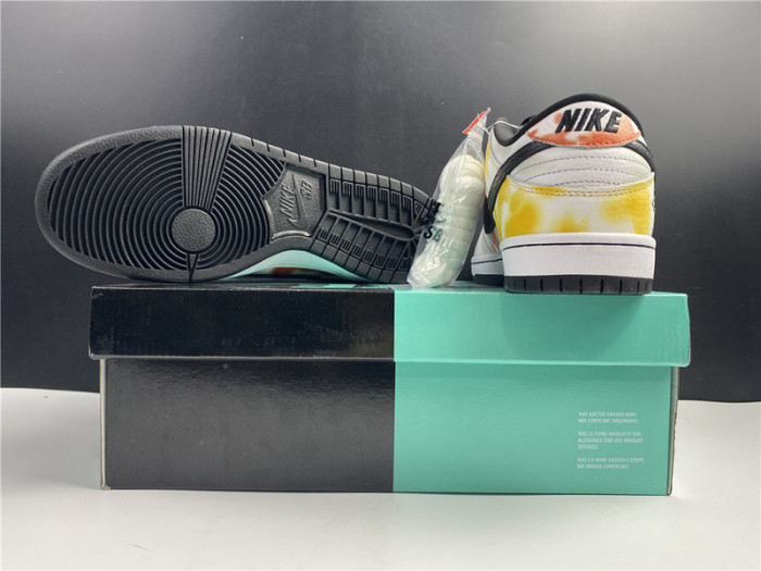 nike sb dunk low“raygun” bq6832-101