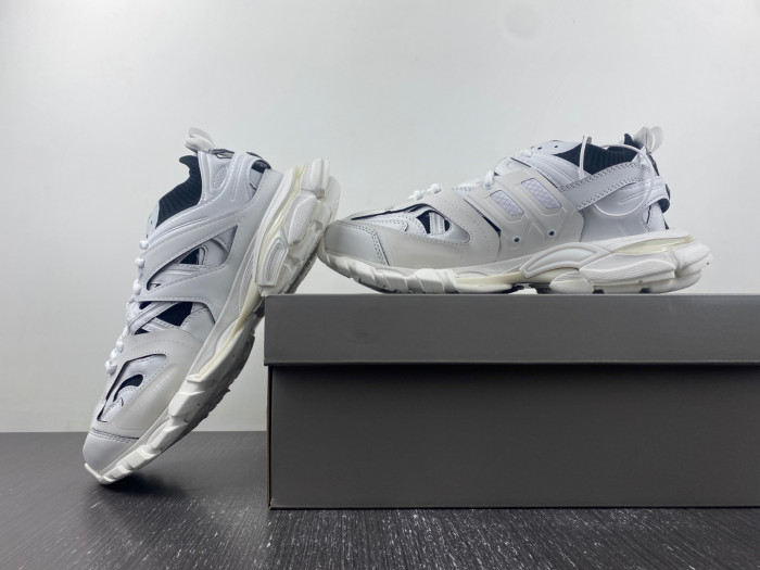 Ba*len*cia*ga track w3skc 9010