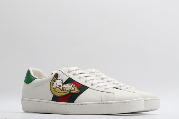 g*u*i ace embroidered low-top sneaker e2315