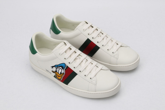g*u*i ace embroidered low-top sneaker e2328