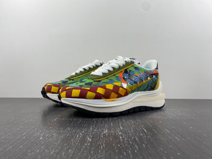 sacai x nike waffle woven green gusto dr5209-300