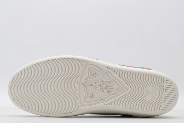 g*u*i ace embroidered low-top sneaker e2302