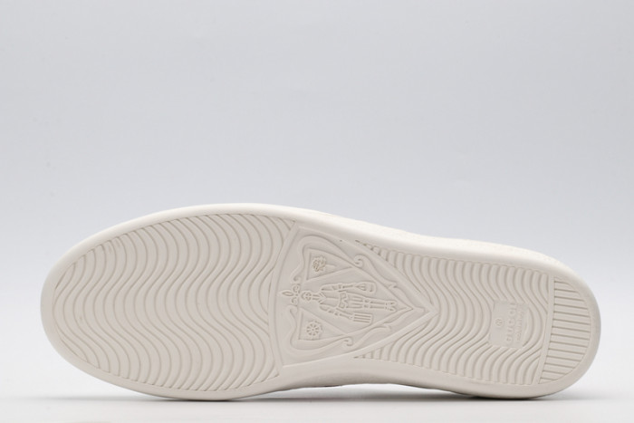 g*u*i ace embroidered low-top sneaker e2303