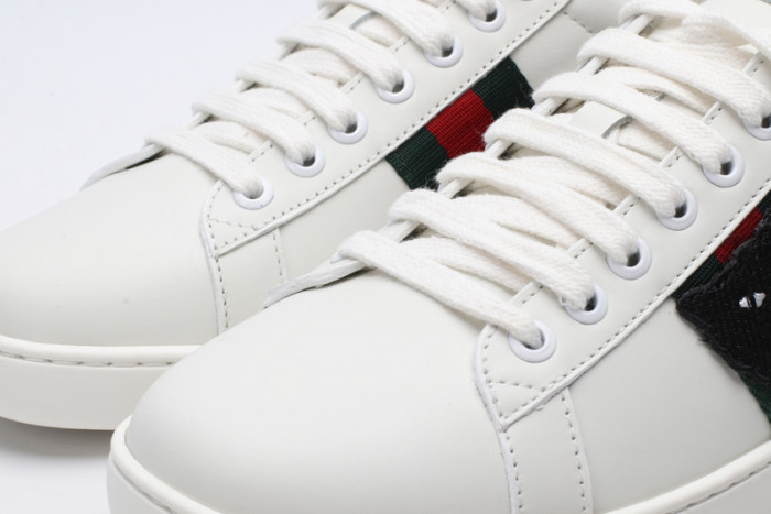 g*u*i ace embroidered low-top sneaker e2303