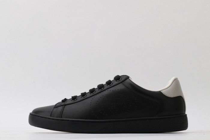 g*u*i ace embroidered low-top sneaker e2331