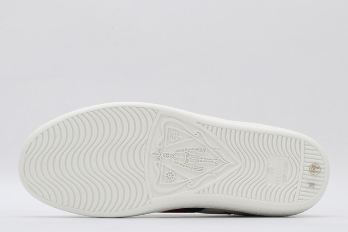 g*u*i ace embroidered low-top sneaker e2335