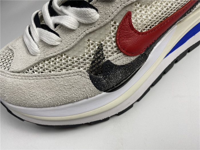 nike vaporwaffle sacai sport fuchsia game royal cv1363-100