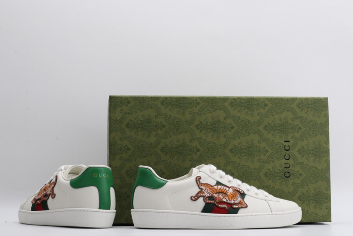 g*u*i ace embroidered low-top sneaker e2314