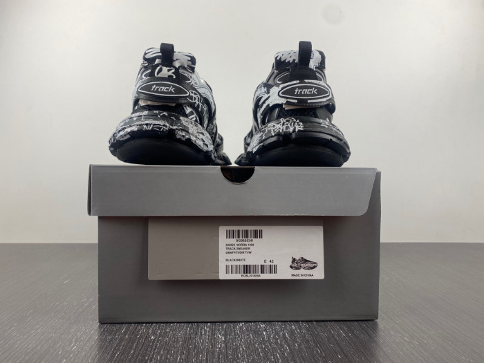 Ba*len*cia*ga track w3rra 1090