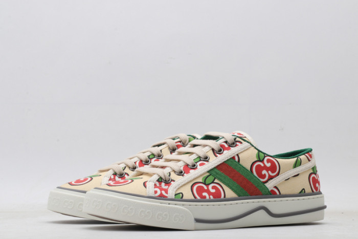 g*u*i ace embroidered low-top sneaker e2310