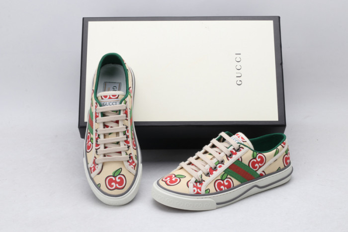 g*u*i ace embroidered low-top sneaker e2310