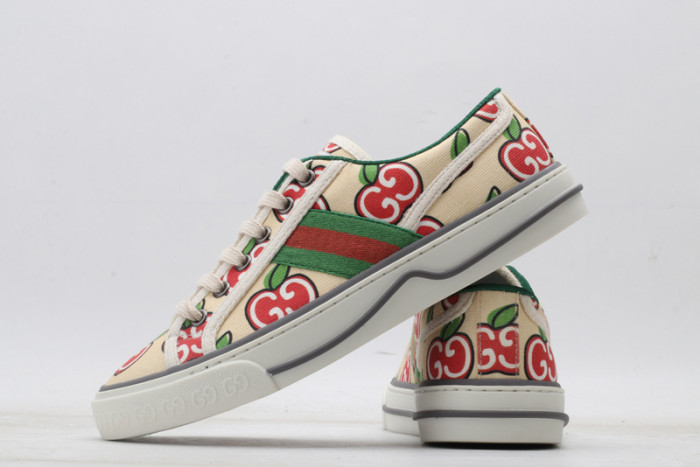 g*u*i ace embroidered low-top sneaker e2310