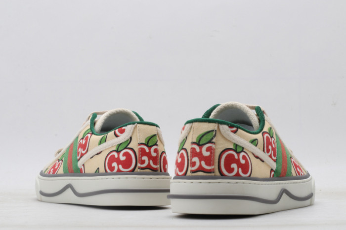 g*u*i ace embroidered low-top sneaker e2310