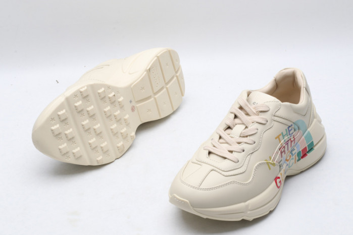 g*u*i ace embroidered low-top sneaker e2298