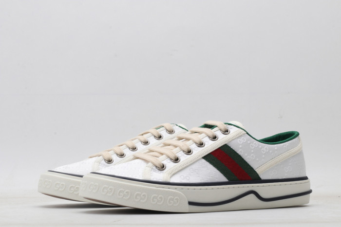 g*u*i ace embroidered low-top sneaker e2313