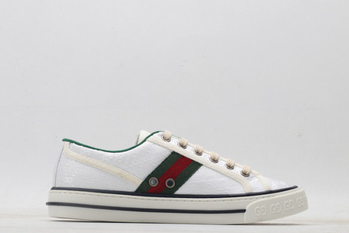 g*u*i ace embroidered low-top sneaker e2313