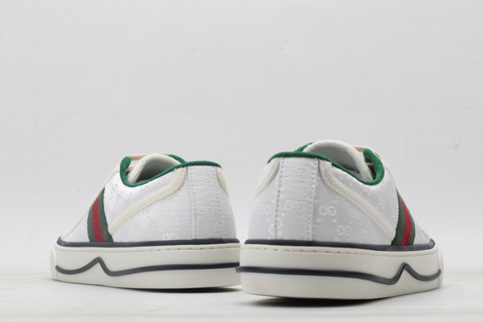 g*u*i ace embroidered low-top sneaker e2313