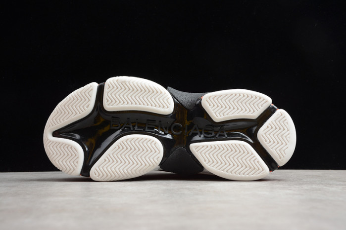 Ba*len*cia*ga triple s w09o5 9031