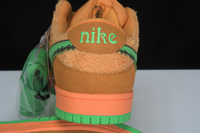 dead x nike sb dunk low“ orange bear” cj5378-800