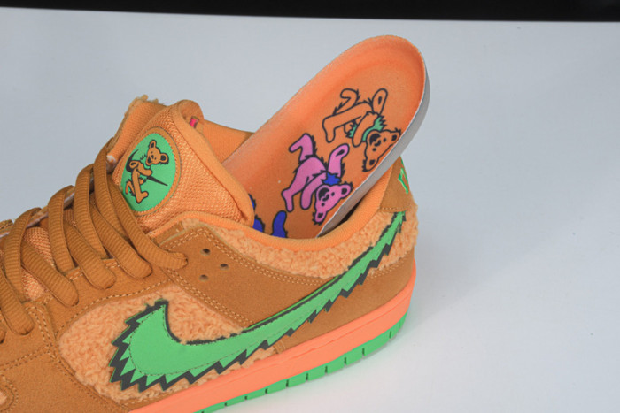 dead x nike sb dunk low“ orange bear” cj5378-800