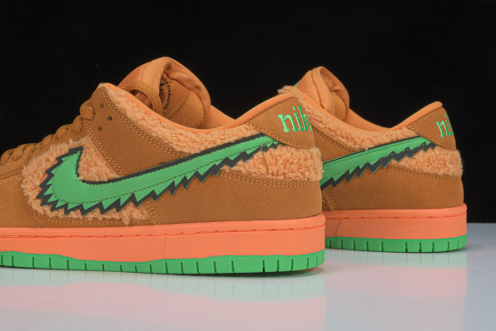 dead x nike sb dunk low“ orange bear” cj5378-800