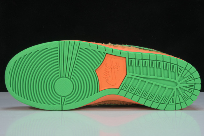 dead x nike sb dunk low“ orange bear” cj5378-800