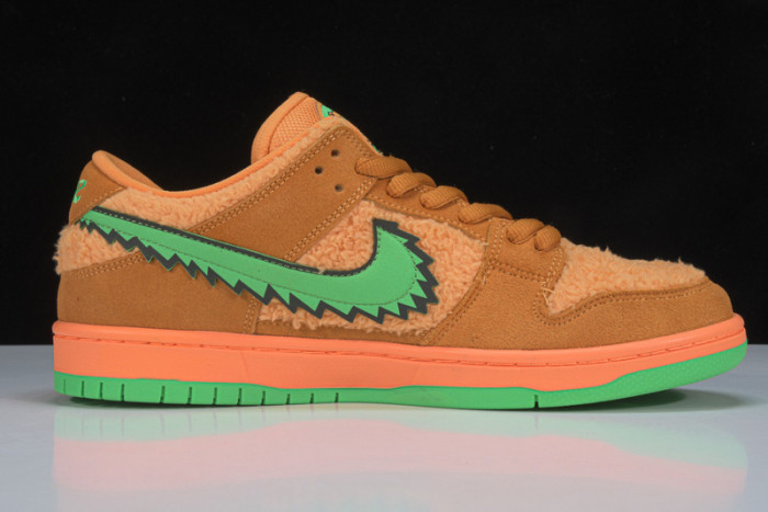 dead x nike sb dunk low“ orange bear” cj5378-800