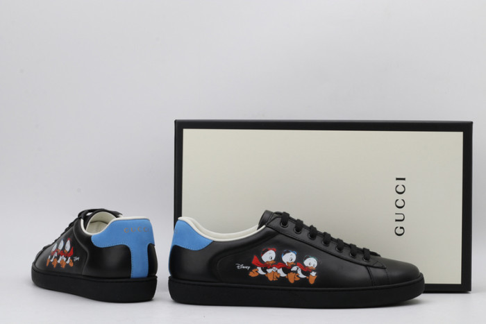 g*u*i ace embroidered low-top sneaker e2318